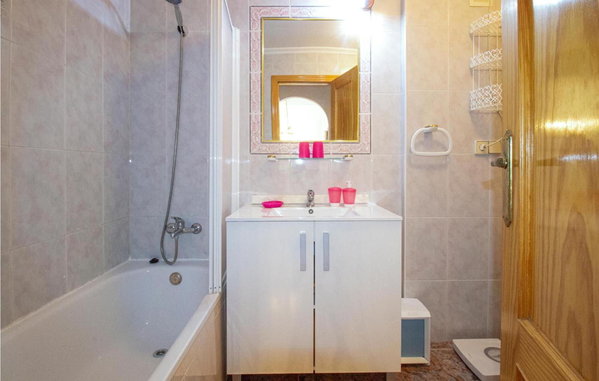 Cozy Apartment In Guardamar Del Segura Eksteriør billede