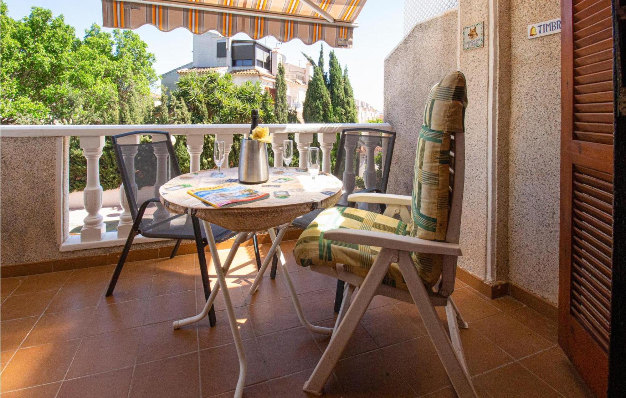 Cozy Apartment In Guardamar Del Segura Eksteriør billede